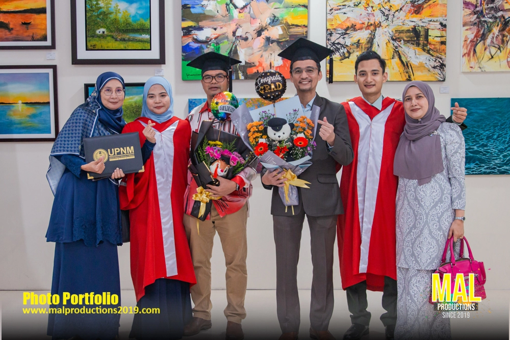 Gaduation Convocation PWTC Family Portfolio MAL 2019 -14.webp